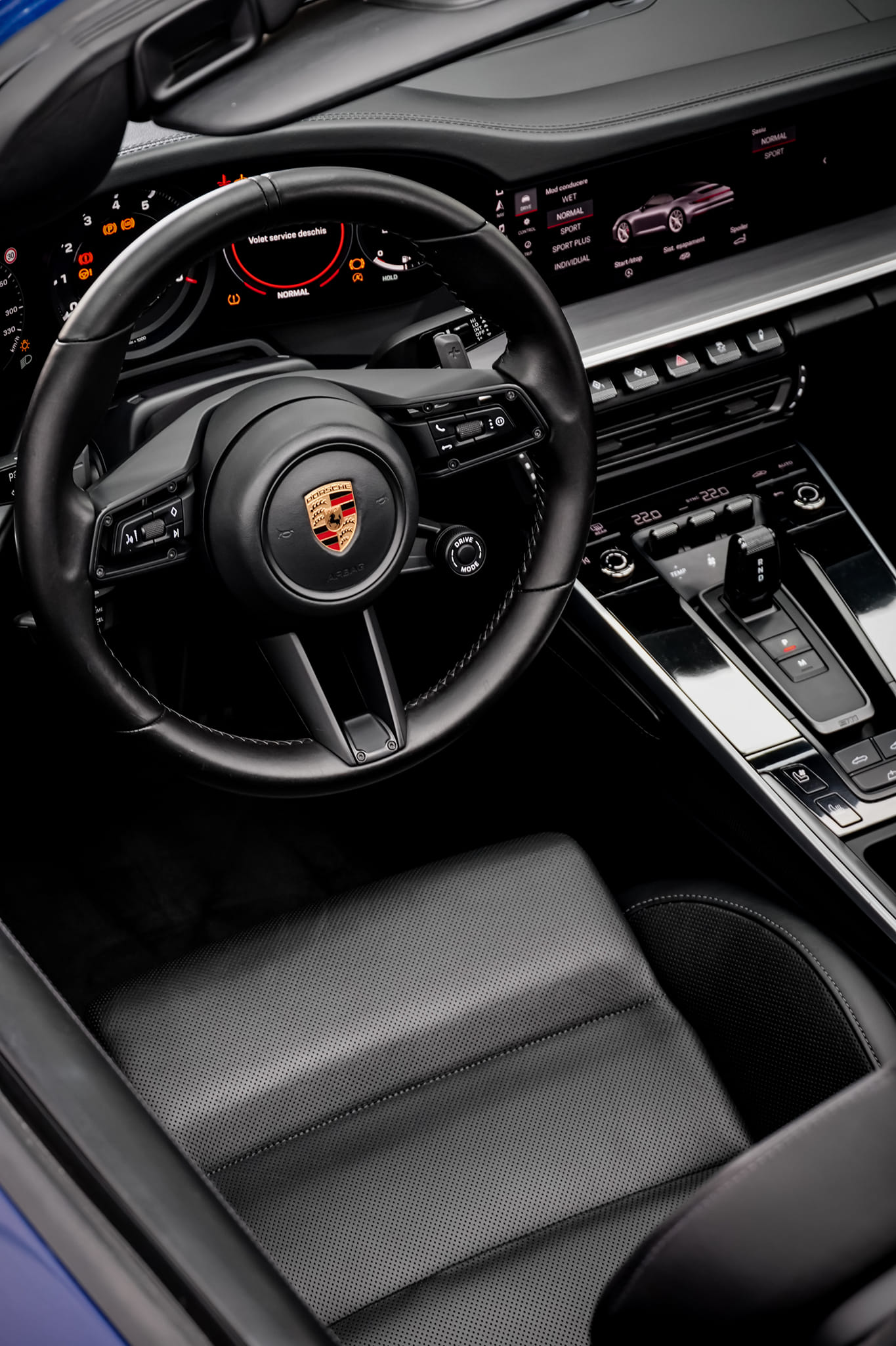 Interior Porsche 911 după integrarea sistemului audio