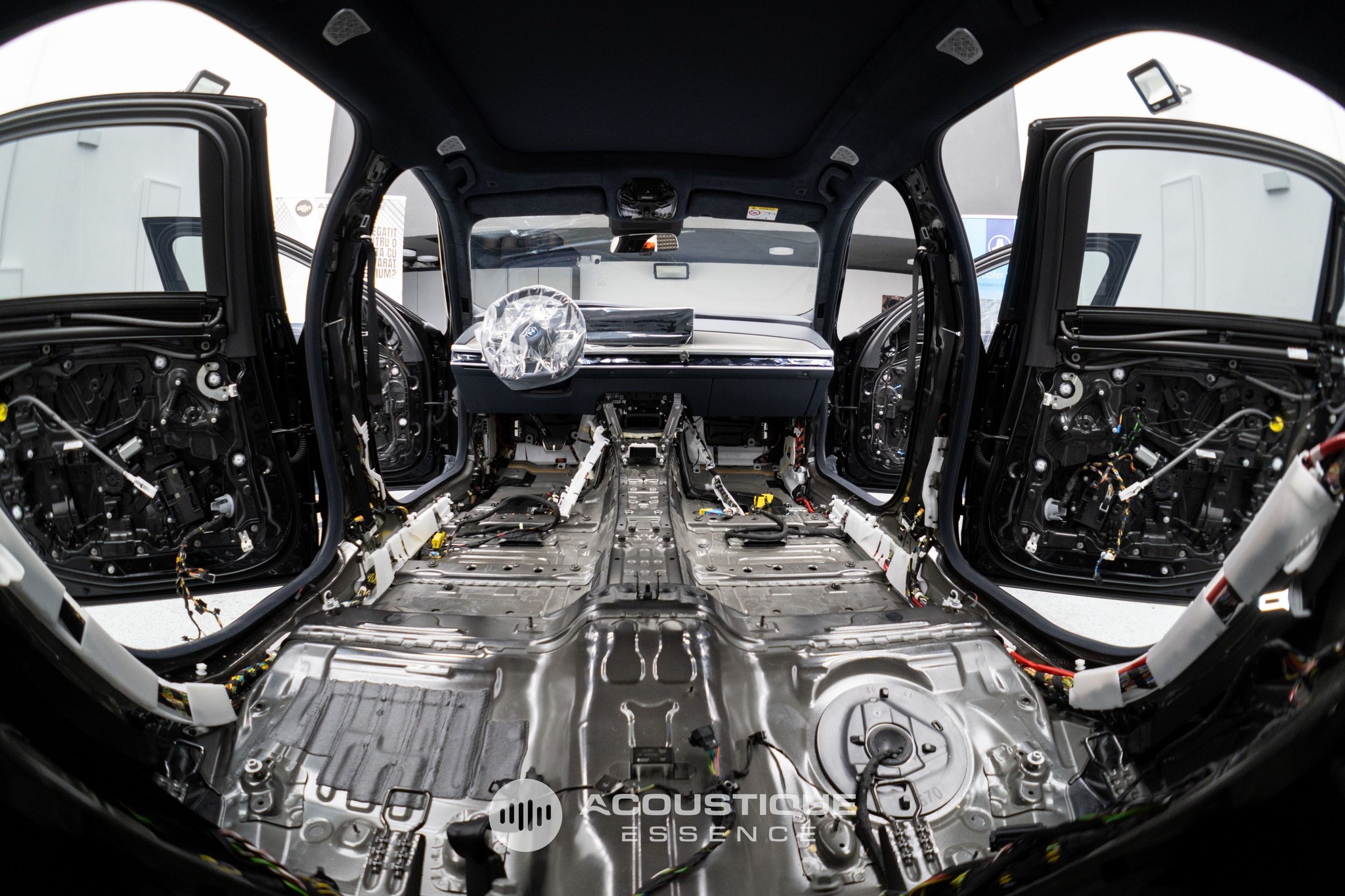 Interior demontat controlat înainte de tratament